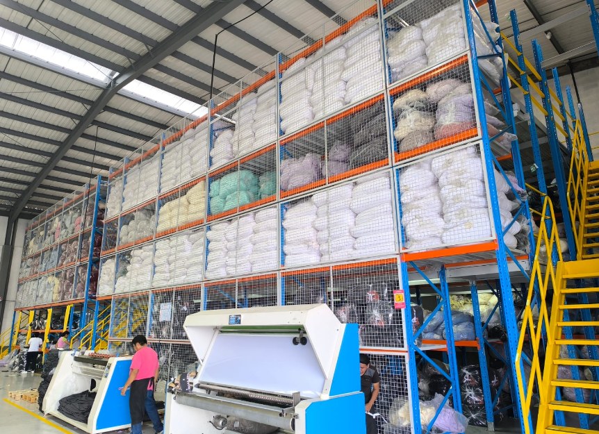 Multi-level fabric storage warehouse
